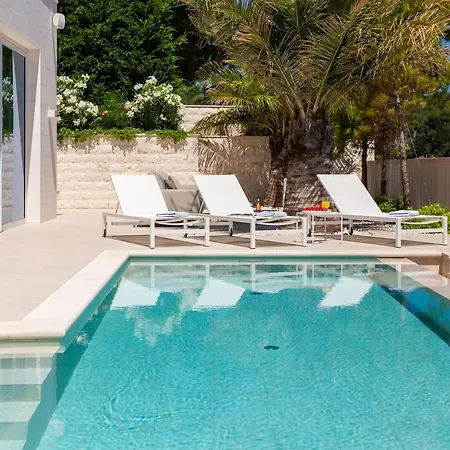 Seafront Selca 4 Bedrooms Brac Pristine Private Infinity Pool And Stunning Sea Views Brac *