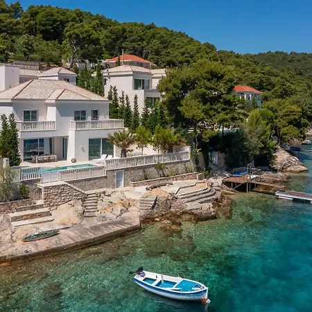 Seafront Selca 4 Bedrooms Brac Pristine Private Infinity Pool And Stunning Sea Views Brac